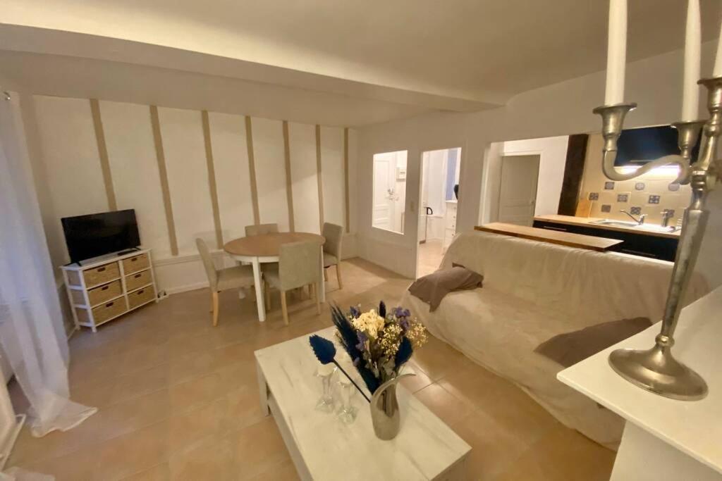 Apartament La Reine Avranches Zewnętrze zdjęcie